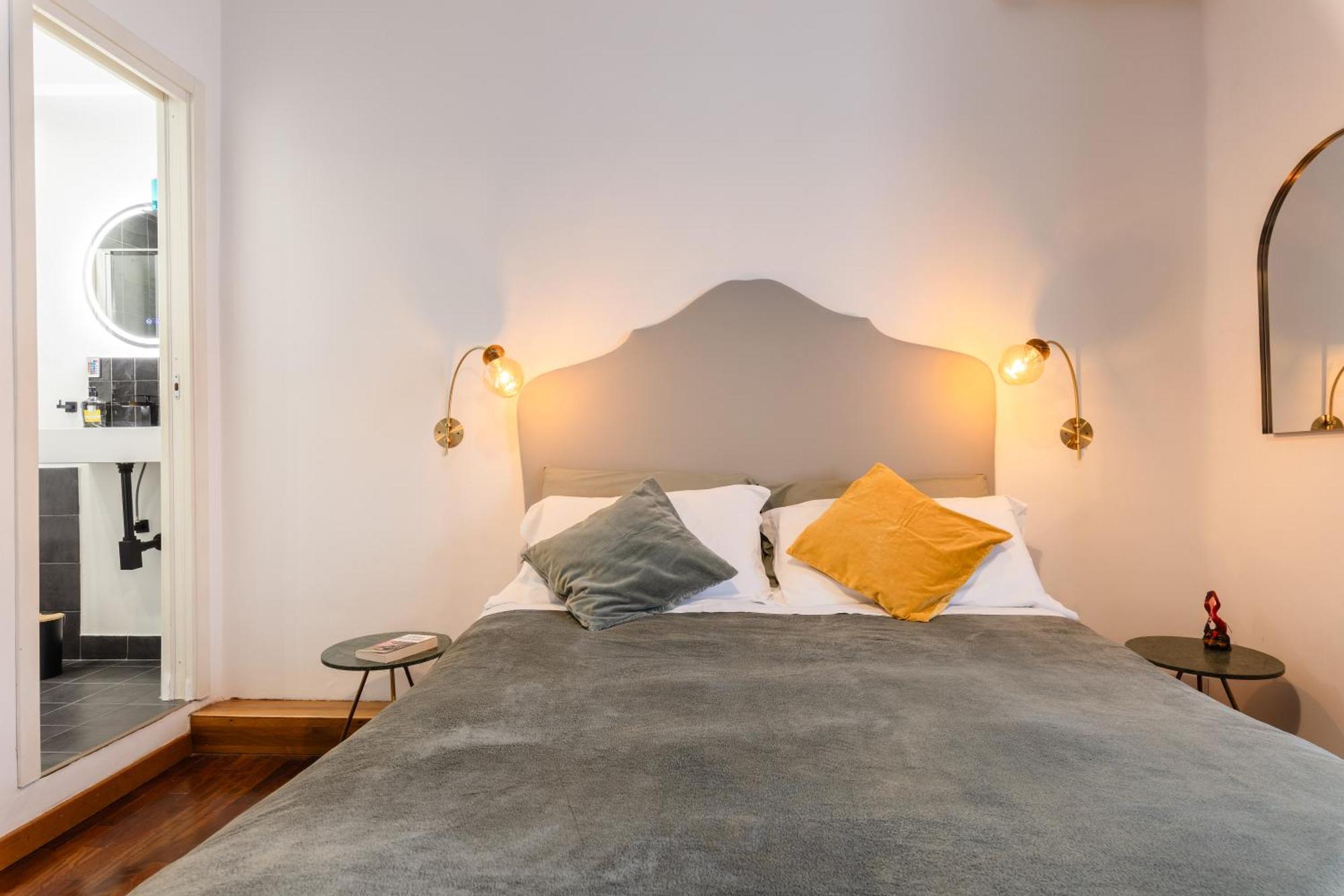 Napolicentro Mare - Sea View Rooms & Suites ภายนอก รูปภาพ