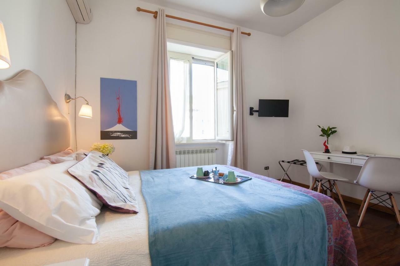 Napolicentro Mare - Sea View Rooms & Suites ภายนอก รูปภาพ