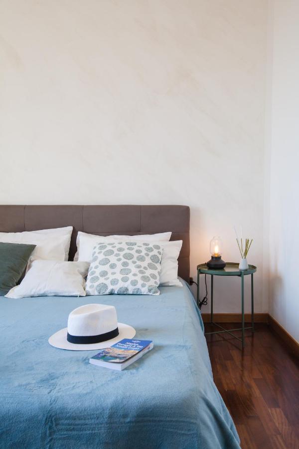 Napolicentro Mare - Sea View Rooms & Suites ภายนอก รูปภาพ